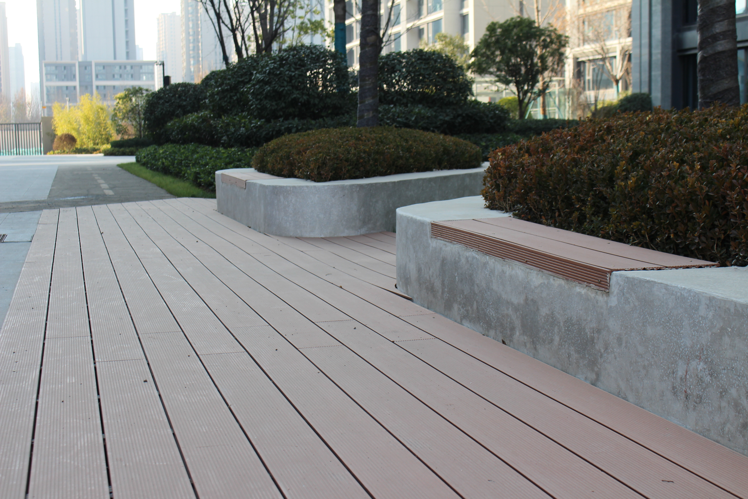 Wie kann sich die Terrassendiele aus Verbundwerkstoff besser entwickeln?