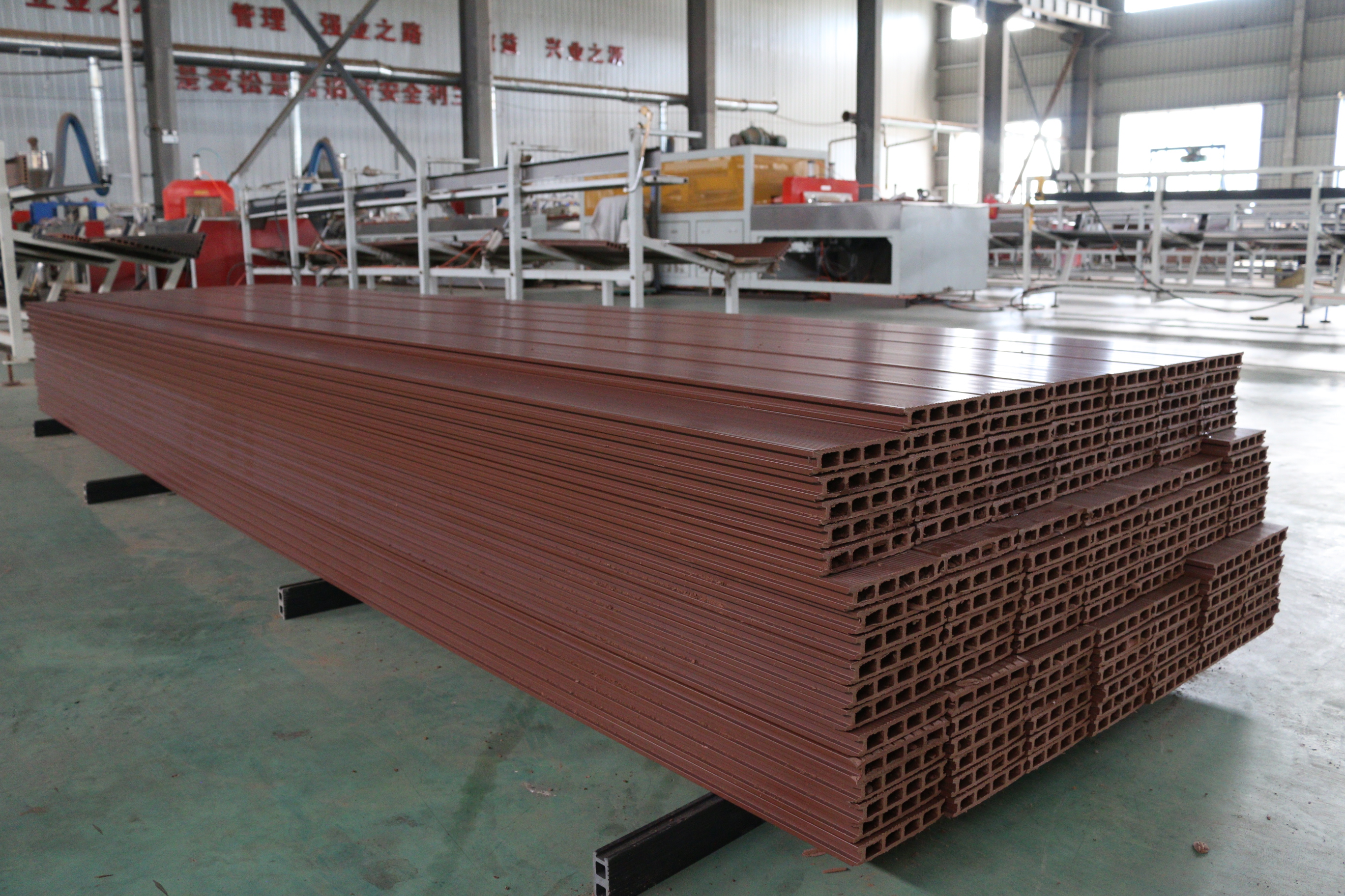 Entwicklung der Holz-Kunststoff-Extrusionstechnologie